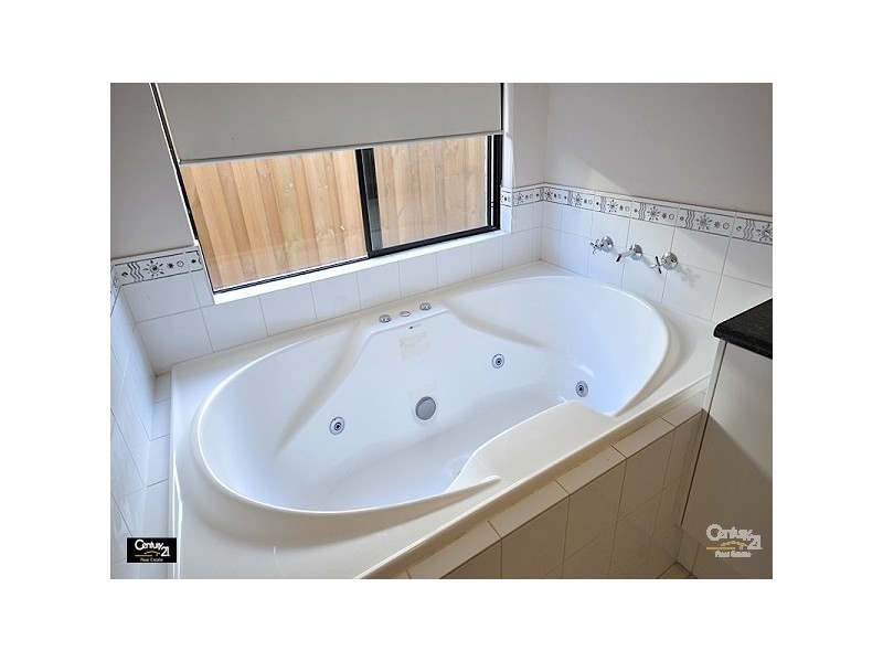 8 Yarran Link, Ellenbrook WA 6069