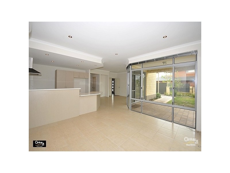 19 Anfield Crescent, Aveley WA 6069