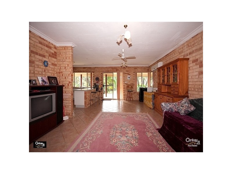 40 Carwood Cres, Henley Brook WA 6055