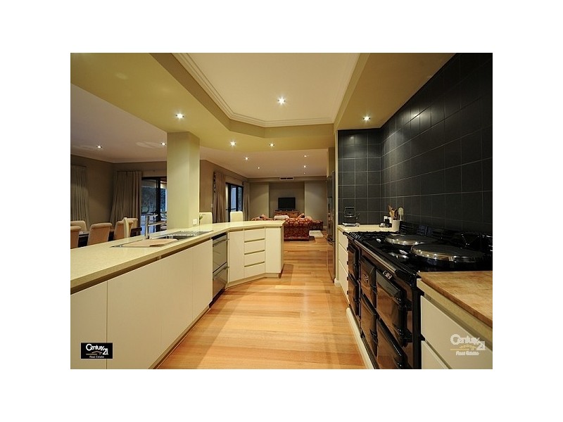 16 John Farrant Drive, Gooseberry Hill WA 6076