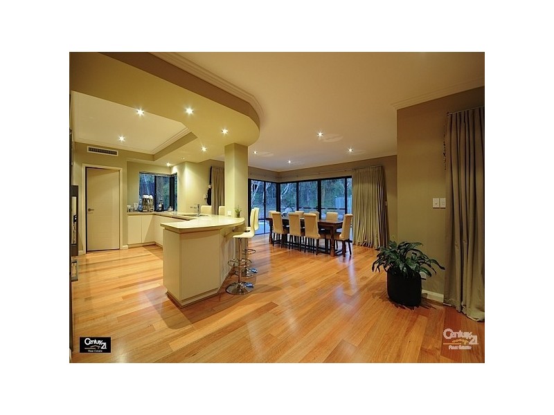 16 John Farrant Drive, Gooseberry Hill WA 6076