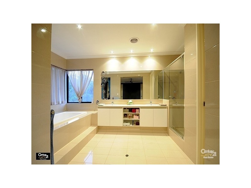 16 John Farrant Drive, Gooseberry Hill WA 6076