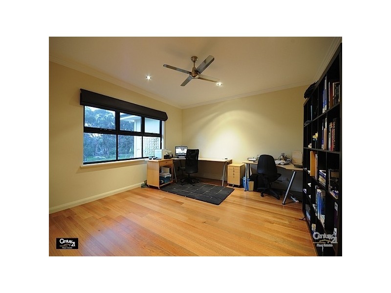 16 John Farrant Drive, Gooseberry Hill WA 6076