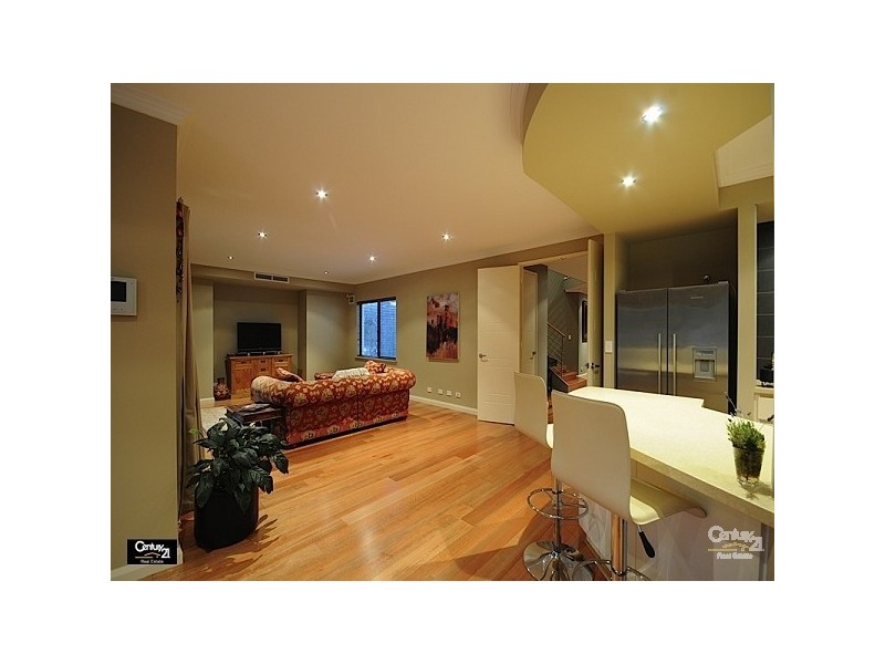 16 John Farrant Drive, Gooseberry Hill WA 6076