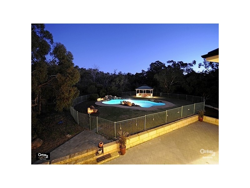 16 John Farrant Drive, Gooseberry Hill WA 6076