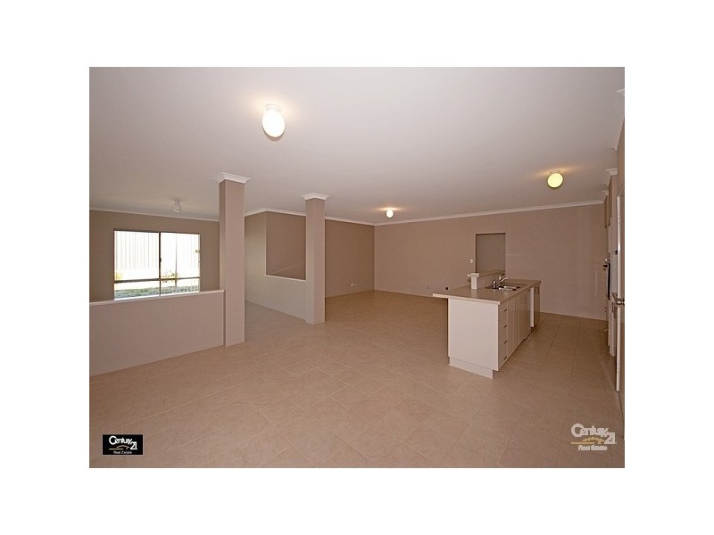 9 Kyneton Pwy, Aveley WA 6069