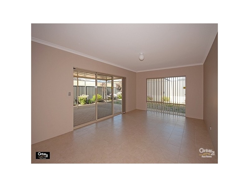 9 Kyneton Pwy, Aveley WA 6069