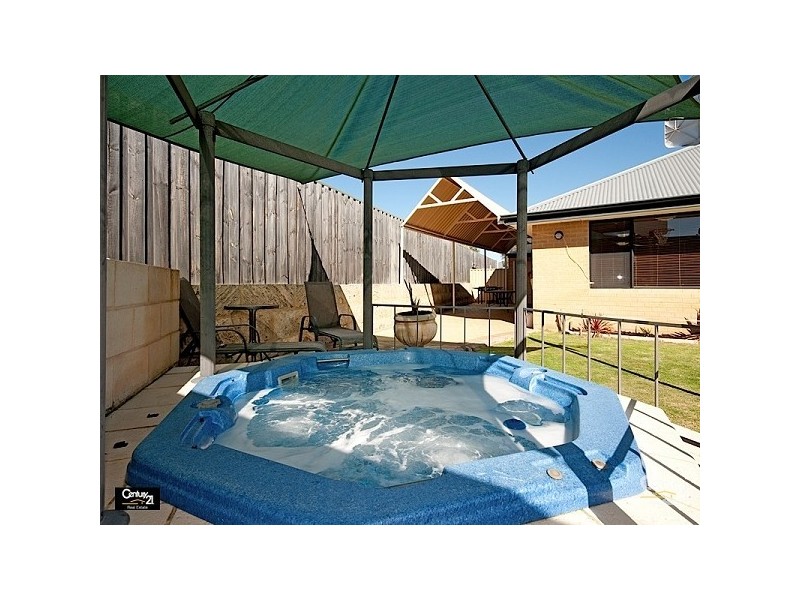 27 Granesse Drive, Ellenbrook WA 6069