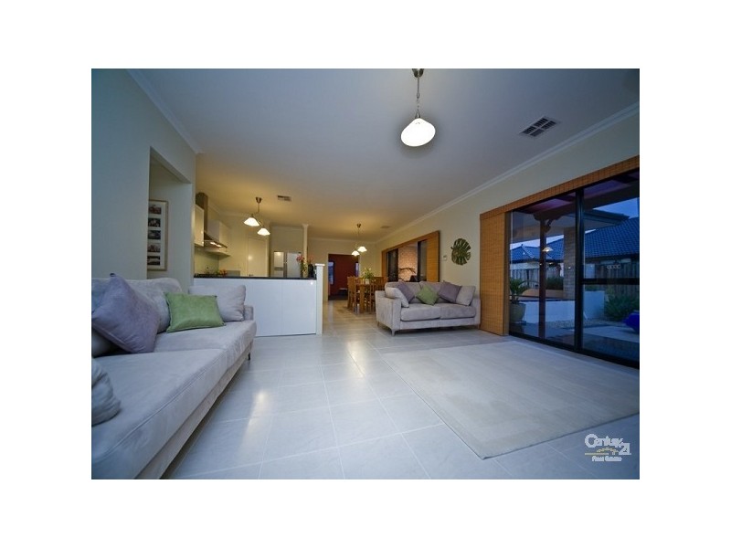 4 Muirfield Way, The Vines WA 6069