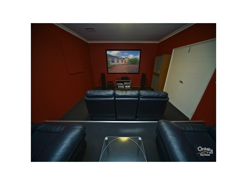 4 Muirfield Way, The Vines WA 6069