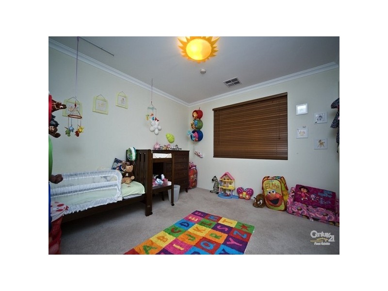 4 Muirfield Way, The Vines WA 6069