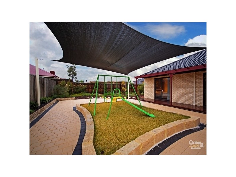 4 Muirfield Way, The Vines WA 6069