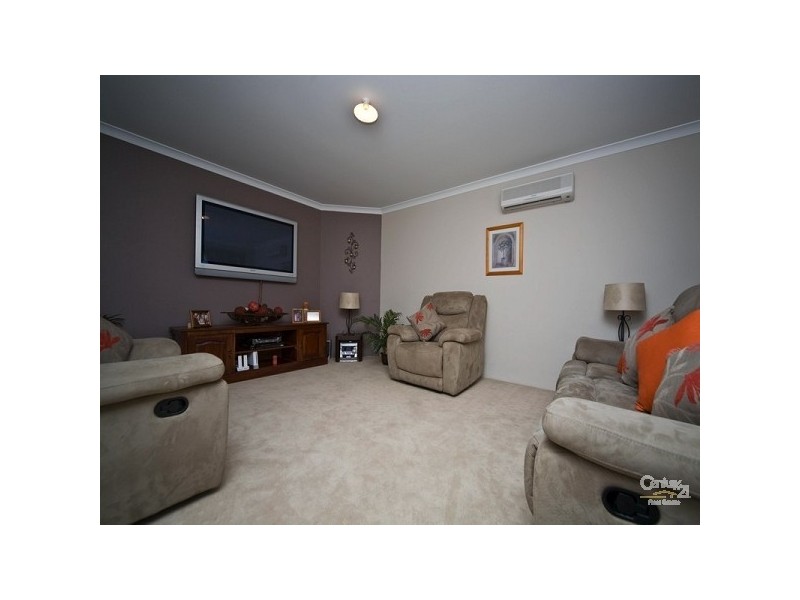 34 Crossland Ave, Ellenbrook WA 6069