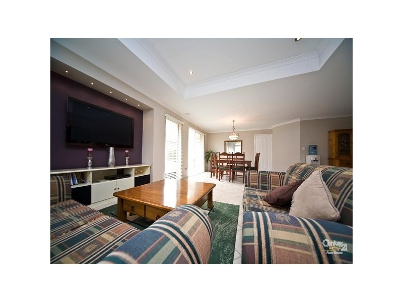 34 Crossland Ave, Ellenbrook WA 6069