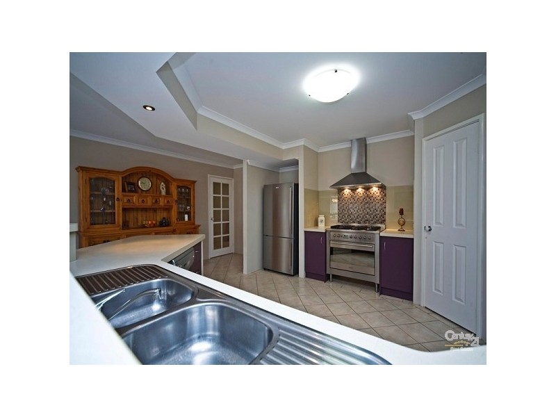 34 Crossland Ave, Ellenbrook WA 6069