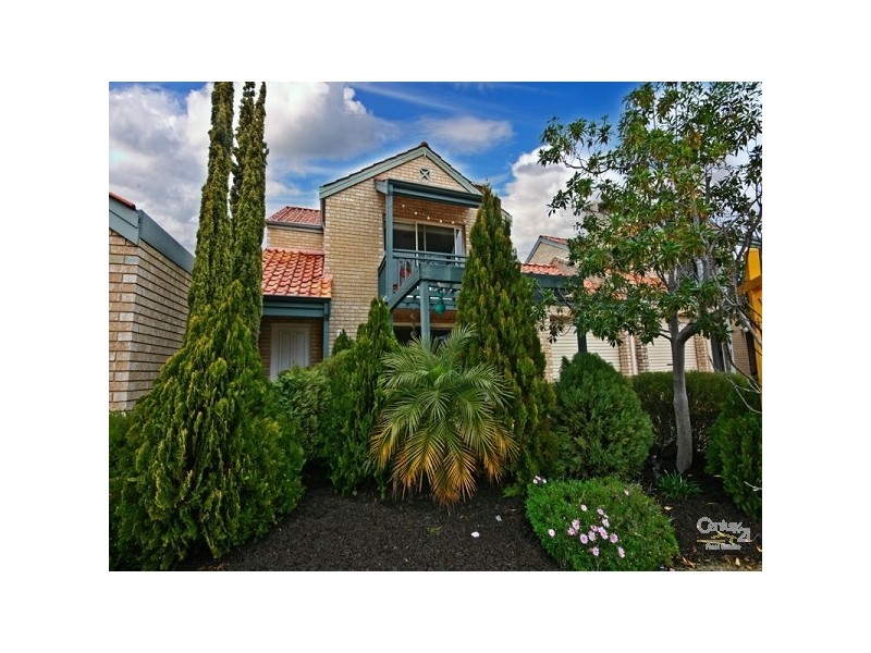 16 Watervista Close, The Vines WA 6069