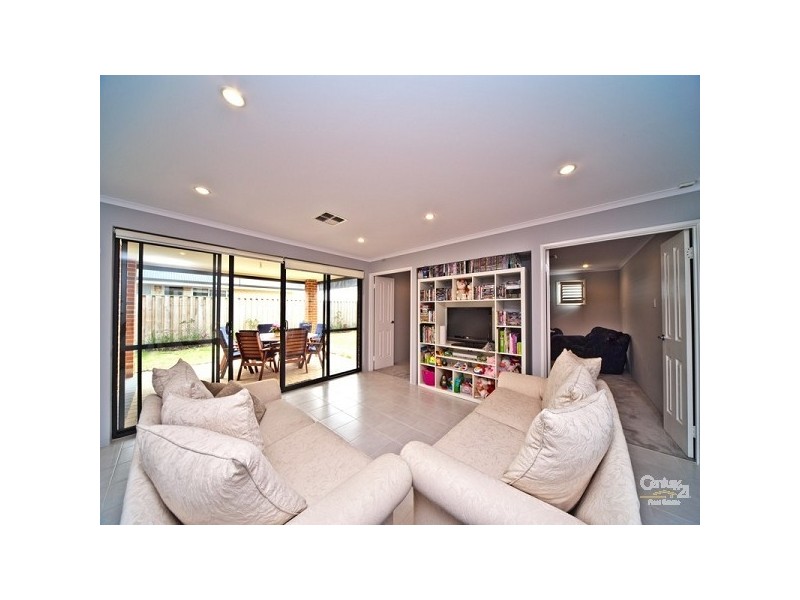 21 Abercrombie Terrace, Ellenbrook WA 6069