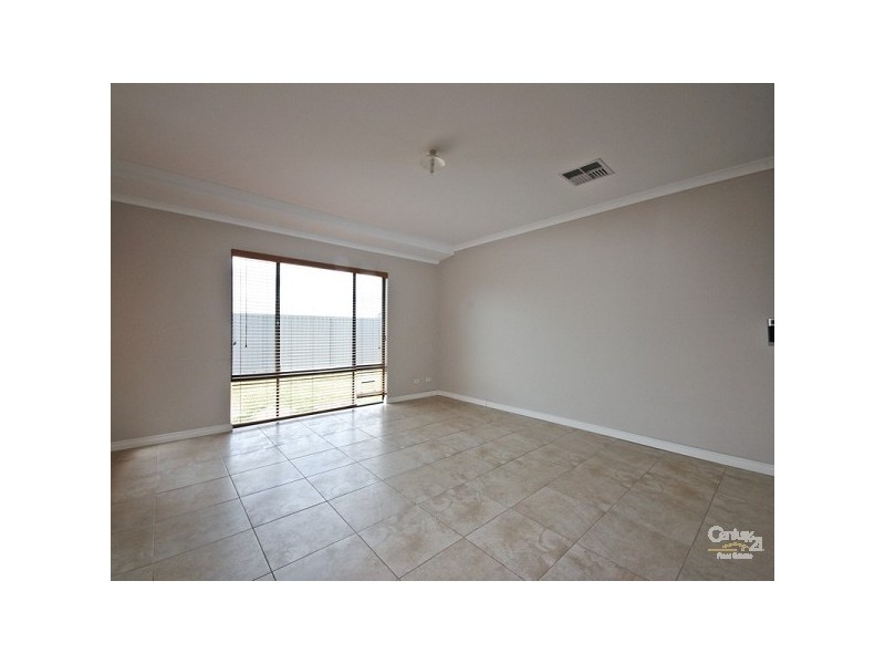 9 Dulegal Way, Aveley WA 6069
