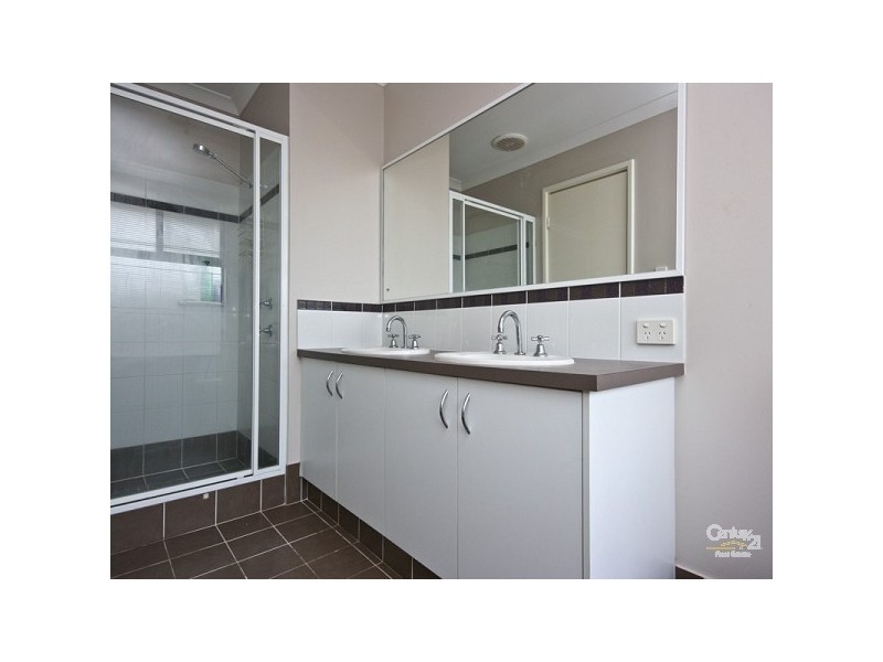 9 Dulegal Way, Aveley WA 6069