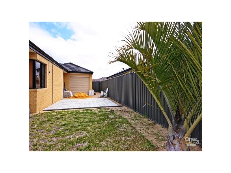 9 Dulegal Way, Aveley WA 6069