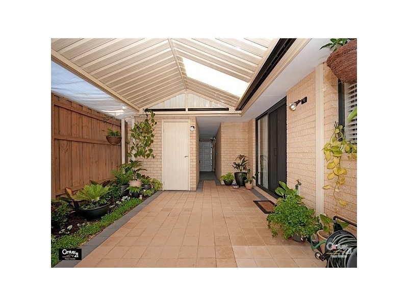 9/1 Brumby Ave, Henley Brook WA 6055