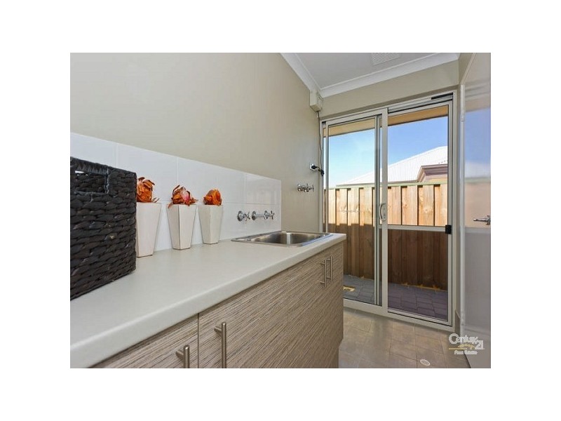 15 Mona Vale Loop, Ellenbrook WA 6069