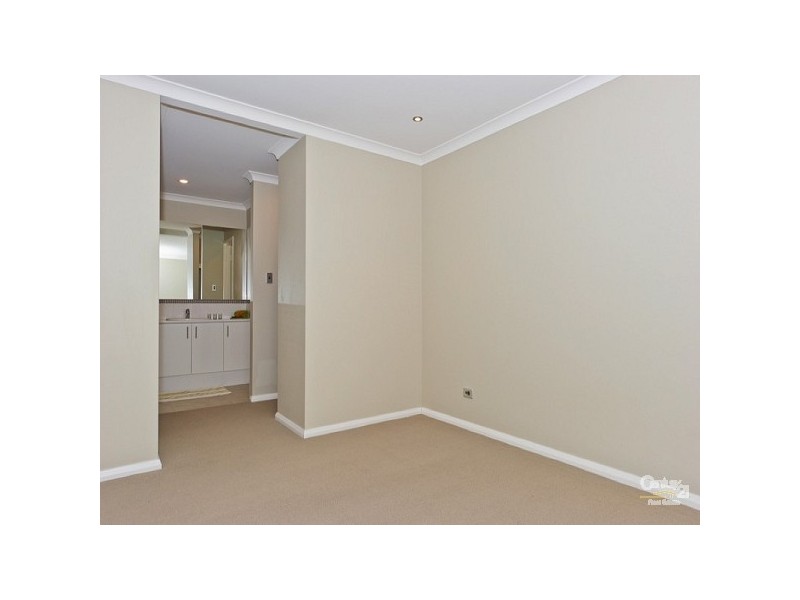 15 Mona Vale Loop, Ellenbrook WA 6069
