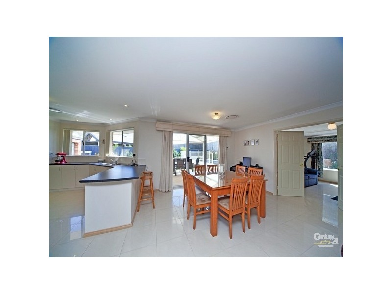 2 Maneroo Way, Ellenbrook WA 6069