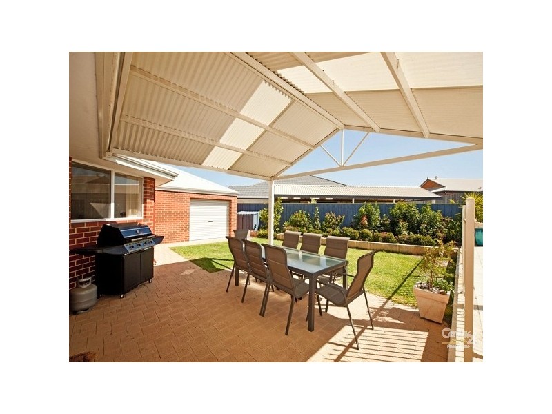 2 Maneroo Way, Ellenbrook WA 6069