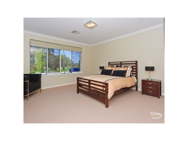 20 Portmarnock Drive, The Vines WA 6069