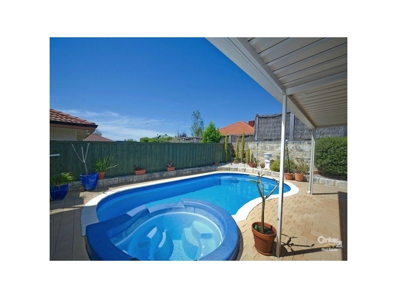 8 Woollybush Rd, Ellenbrook WA 6069