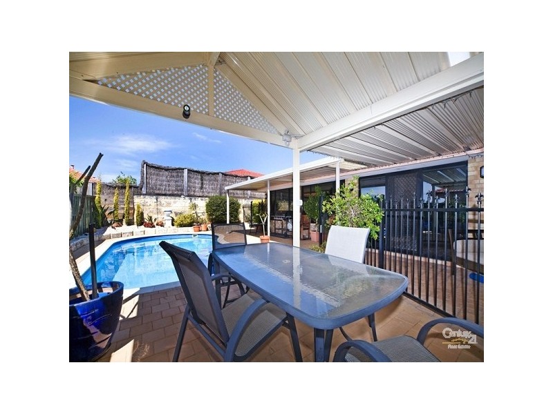 8 Woollybush Rd, Ellenbrook WA 6069