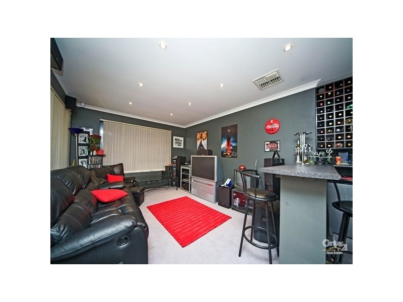 8 Woollybush Rd, Ellenbrook WA 6069