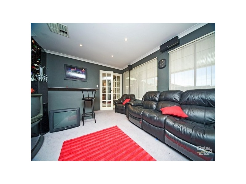 8 Woollybush Rd, Ellenbrook WA 6069