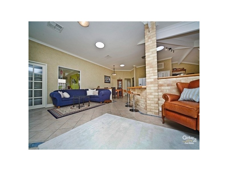 8 Woollybush Rd, Ellenbrook WA 6069