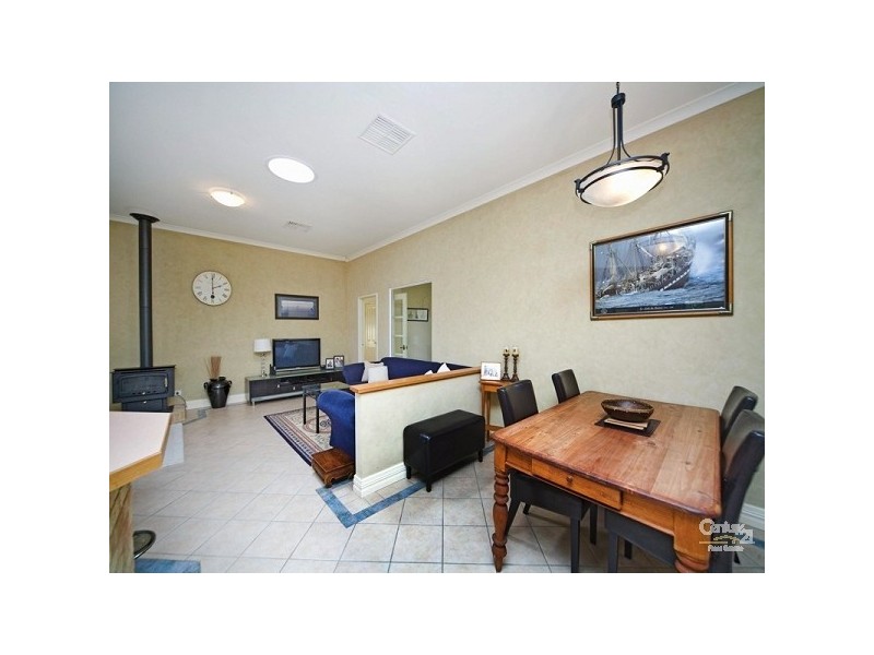 8 Woollybush Rd, Ellenbrook WA 6069