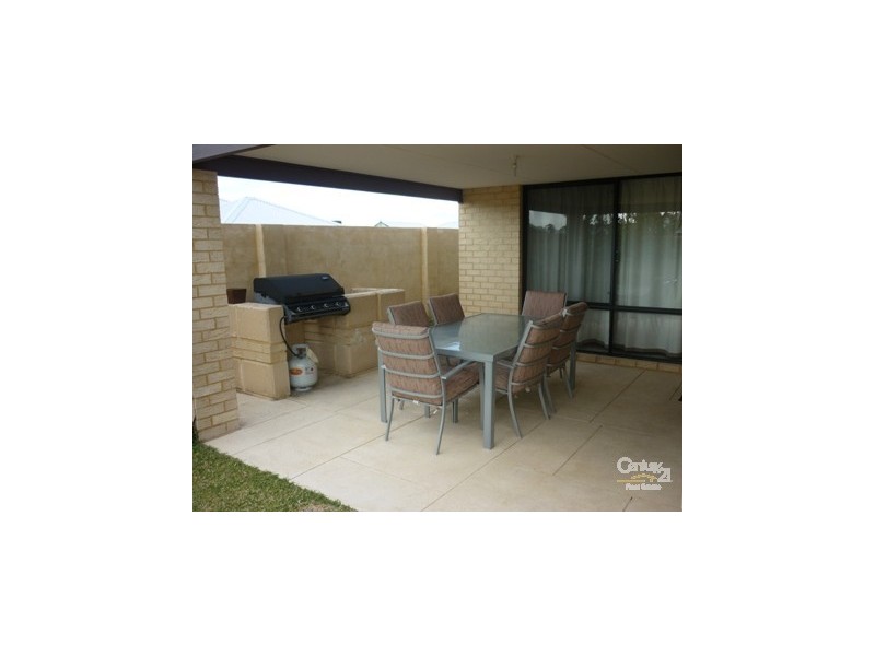 28 Parnham Ave, Ellenbrook WA 6069