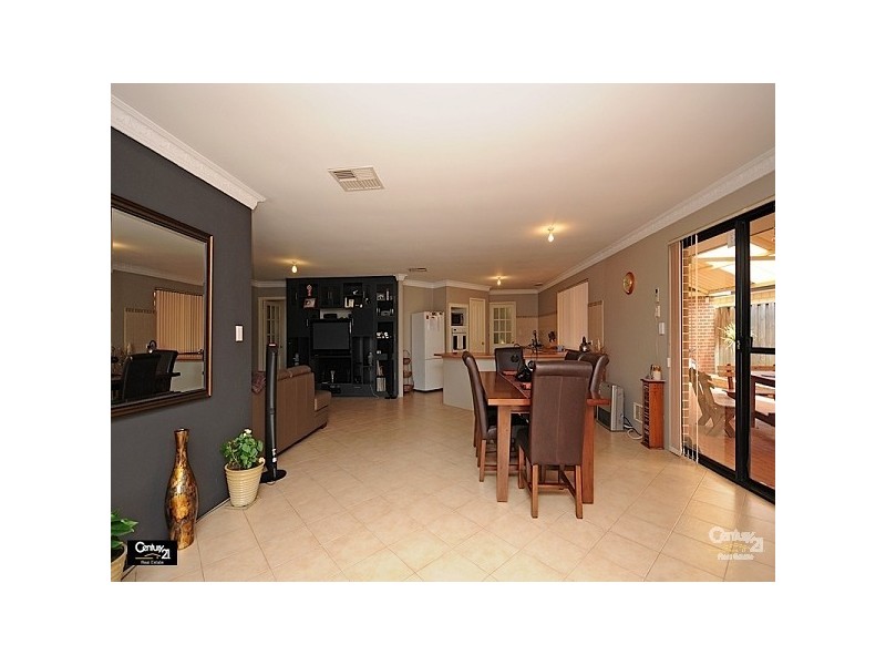 8 Pelham Lane, Henley Brook WA 6055