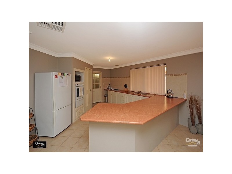 8 Pelham Lane, Henley Brook WA 6055