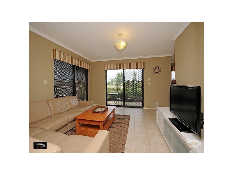 1/43 Martingale Ave, Henley Brook WA 6055
