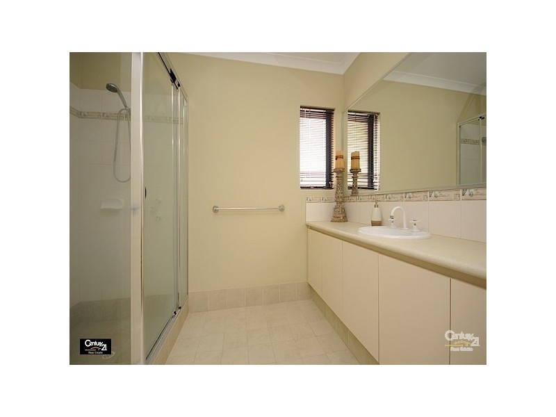 1/43 Martingale Ave, Henley Brook WA 6055