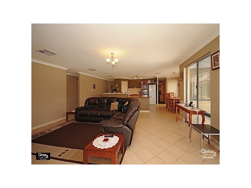 10 Shetland Drive, Henley Brook WA 6055