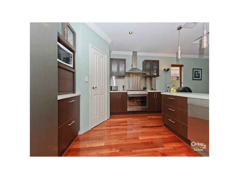 22 Pirianda Way, Aveley WA 6069