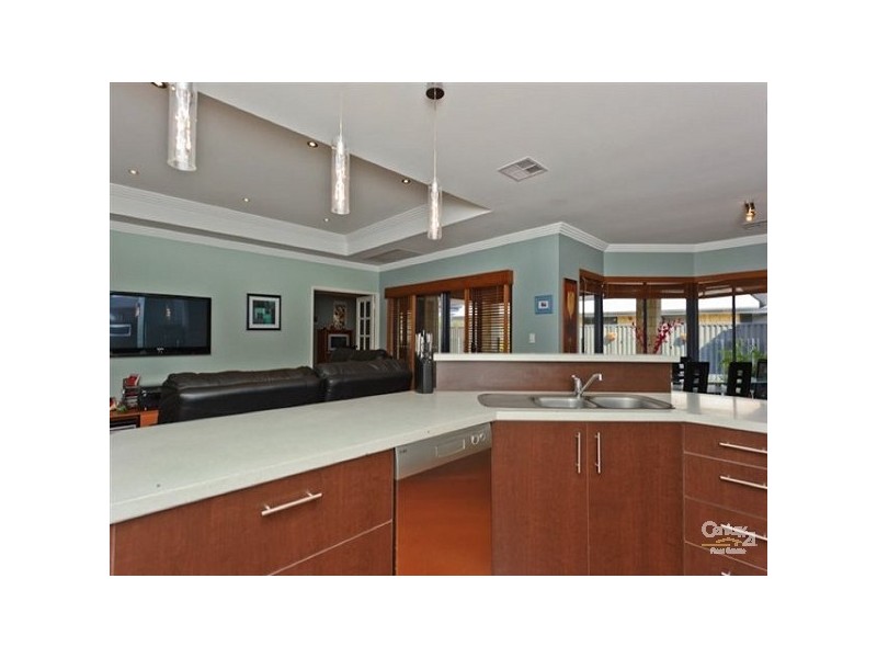 22 Pirianda Way, Aveley WA 6069