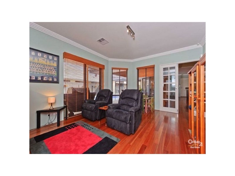 22 Pirianda Way, Aveley WA 6069