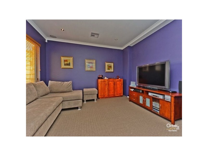 22 Pirianda Way, Aveley WA 6069