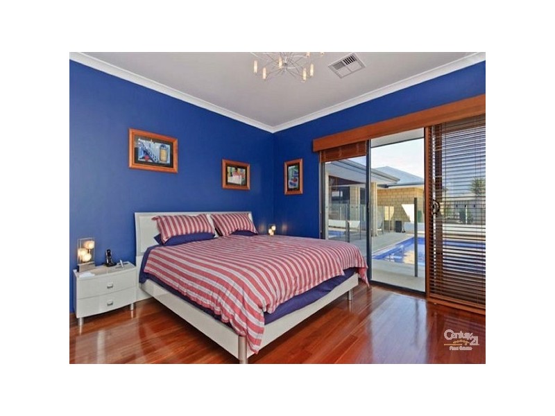 22 Pirianda Way, Aveley WA 6069