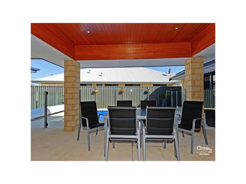 22 Pirianda Way, Aveley WA 6069