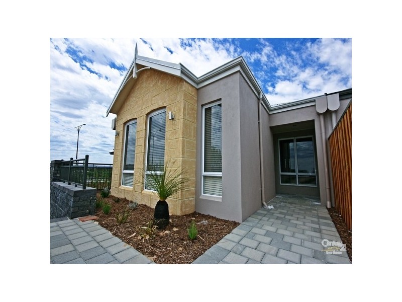 9 Macquarie Bend, Ellenbrook WA 6069