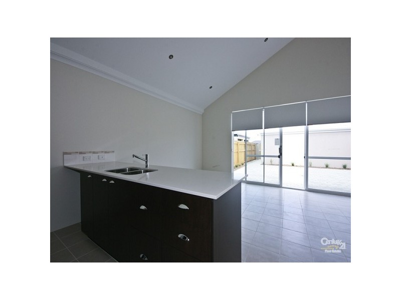 9 Macquarie Bend, Ellenbrook WA 6069